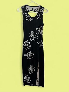 Black and White Daisy Knit Midi Dress